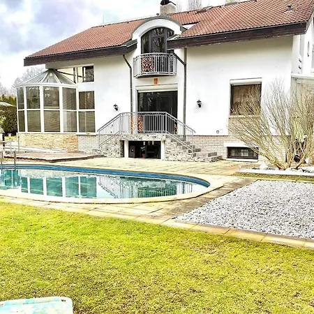 Dream House Prague East Villa Kamenice (Prague-East)