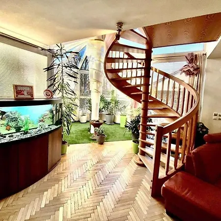 Dream House Prague East فيلة