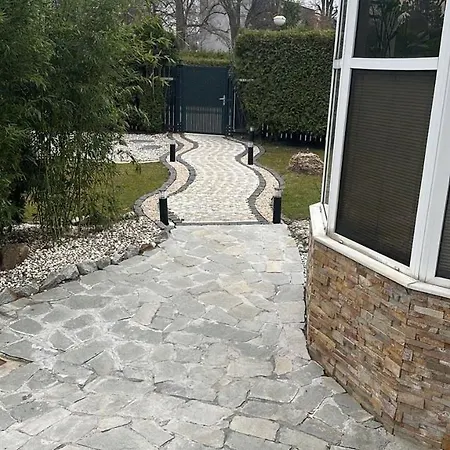 Dream House Prague East * Kamenice (Prague-East)