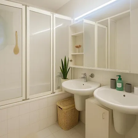 Dream House Prague East فيلة